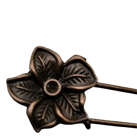 Flower Safety Pin Daisy Charm Holder Skirt Pin Brooch Crafting - Picture 3 of 6